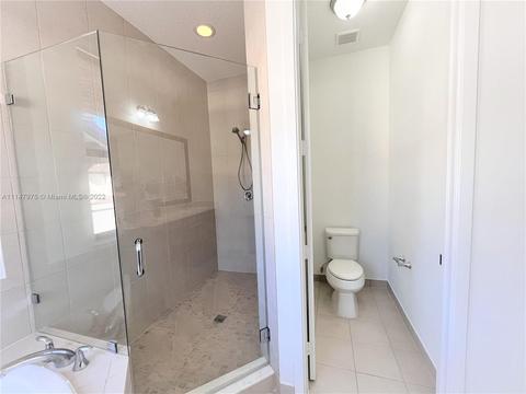 3359 W 97th Ter, Hialeah, FL 33018 photo 16