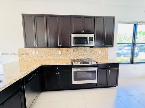 3359 W 97th Ter, Hialeah, FL 33018 photo 27