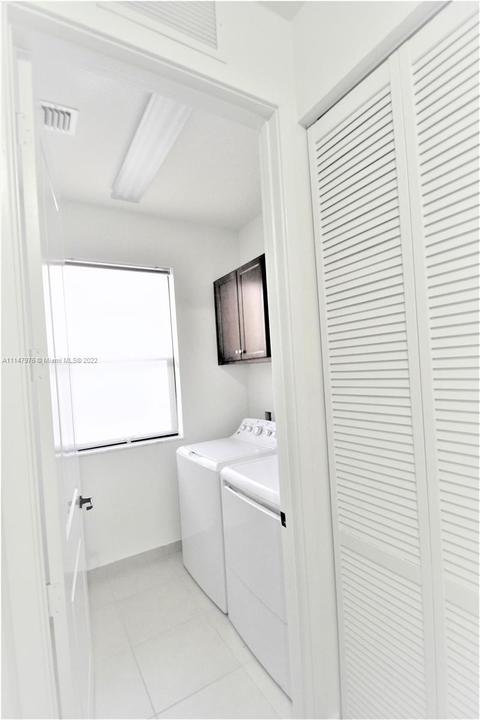 3359 W 97th Ter, Hialeah, FL 33018 photo 24