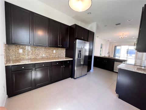 3359 W 97th Ter, Hialeah, FL 33018 photo 2