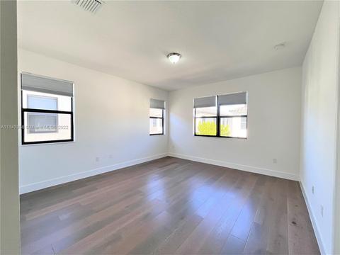 3359 W 97th Ter, Hialeah, FL 33018 photo 13