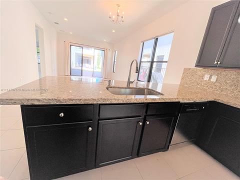 3359 W 97th Ter, Hialeah, FL 33018 photo 28