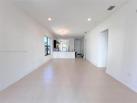 3359 W 97th Ter, Hialeah, FL 33018 photo 6