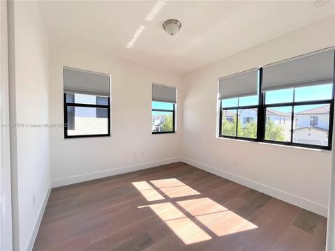 3359 W 97th Ter, Hialeah, FL 33018 photo 21