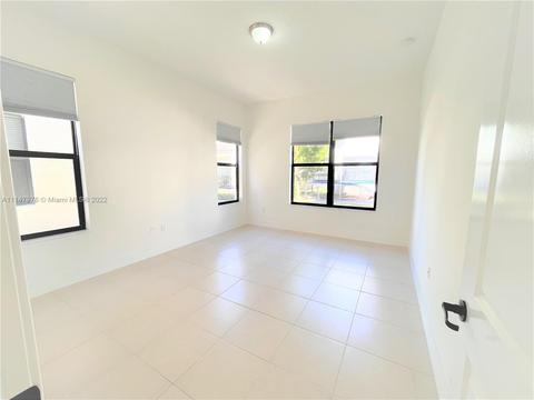 3359 W 97th Ter, Hialeah, FL 33018 photo 8