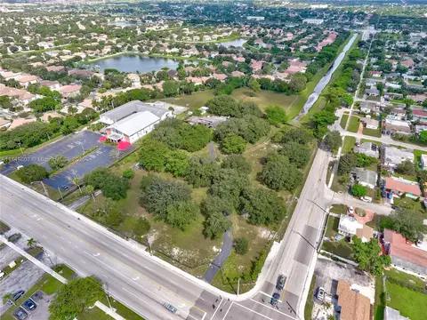 7227 Taft St, Pembroke Pines, FL 33024