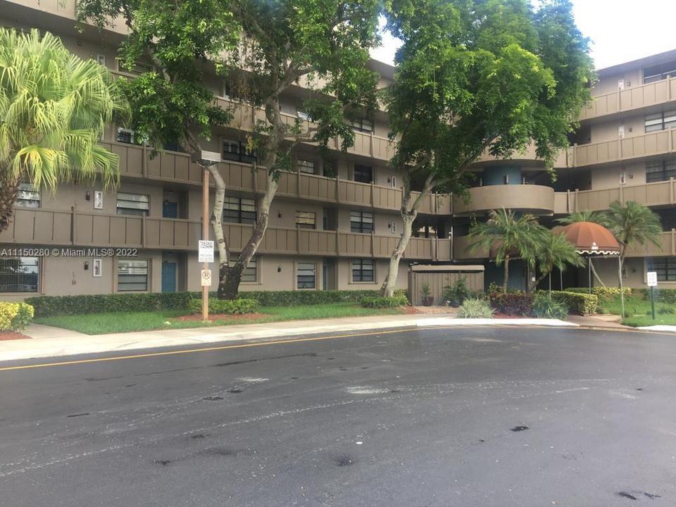 1100 Colony Point Cir 102, Pembroke Pines, FL 33026 23 Photos MLS A11150280 Movoto