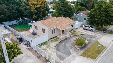 670 E 8th St, Hialeah, FL 33010 photo 1