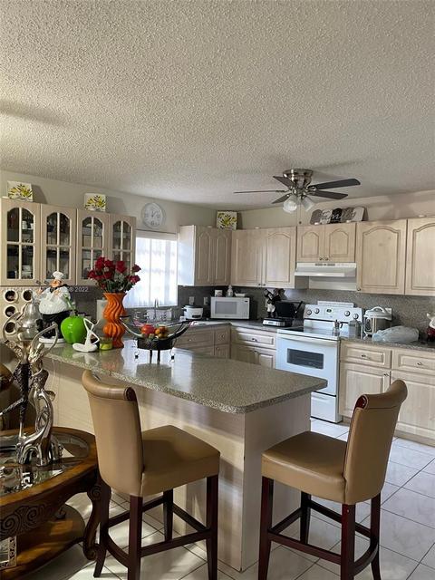 991 E 17th St, Hialeah, FL 33010 photo 2