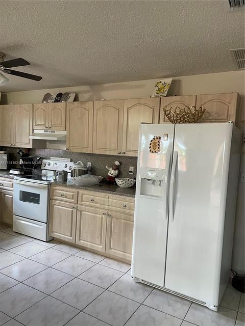 991 E 17th St, Hialeah, FL 33010 photo 4