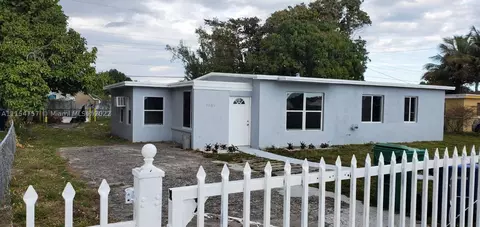 2281 E Golf Dr, Miami, FL 33167 photo 1