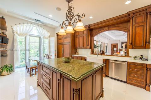 3316 Devon Ct, Miami, FL 33133 photo 9
