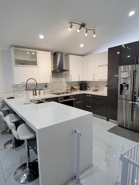 2641 W 68th Pl, Hialeah, FL 33016 photo 7