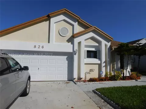 826 E Palm Run Dr, North Lauderdale, FL 33068 photo 1
