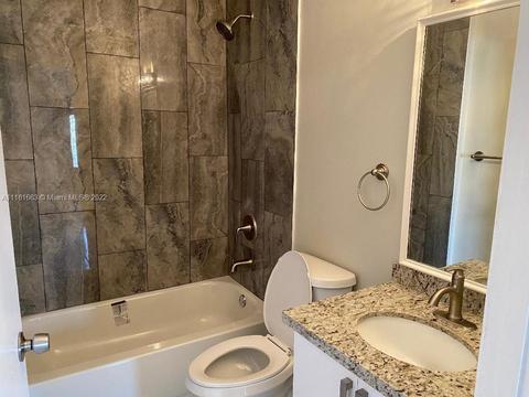 9050 NW 192nd Ter, Hialeah, FL 33018 photo 10