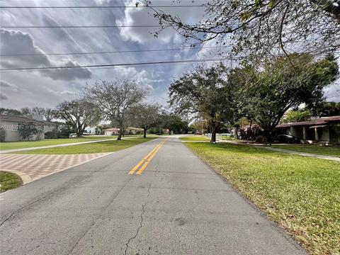 369 Pinecrest Dr, Miami Springs, FL 33166 photo 22