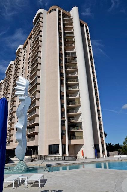 1800 NE 114th St #402, Miami, FL 33181