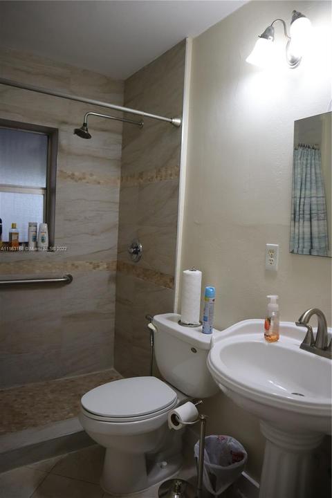 1780 E 9 Ave, Hialeah, FL 33010 photo 8