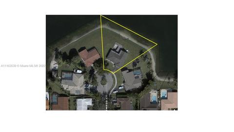7161 Bamboo Ct, Miami Lakes, FL 33014 photo 1