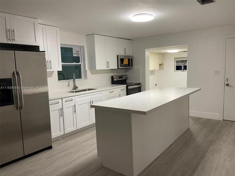 631 E 47th St, Hialeah, FL 33013 photo 4