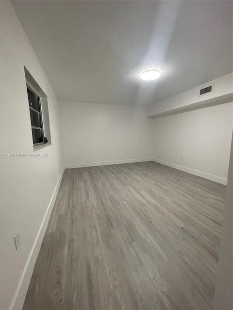 631 E 47th St, Hialeah, FL 33013 photo 9