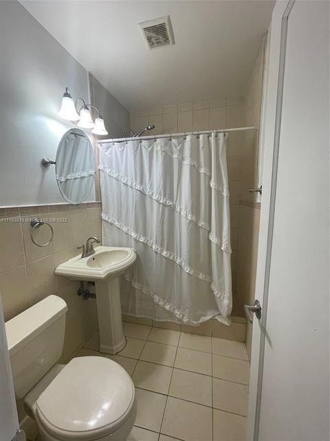 631 E 47th St, Hialeah, FL 33013 photo 14