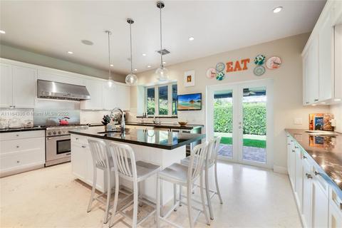 467 Loretto Ave, Coral Gables, FL 33146 photo 5