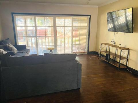 565 E 32nd St, Hialeah, FL 33013 photo 16