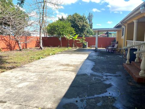 565 E 32nd St, Hialeah, FL 33013 photo 22