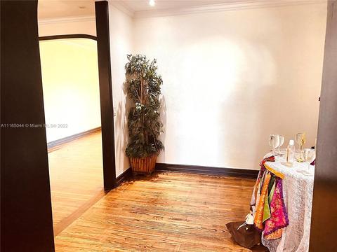 565 E 32nd St, Hialeah, FL 33013 photo 11