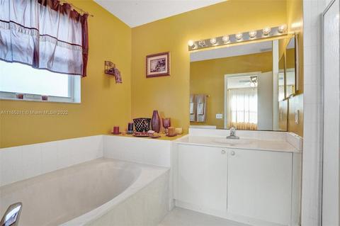 5941 S Sable Cir, Margate, FL 33063 photo 25