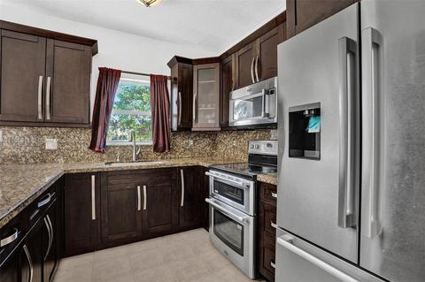 5941 S Sable Cir, Margate, FL 33063 photo 12