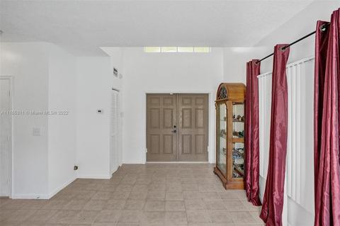 5941 S Sable Cir, Margate, FL 33063 photo 8