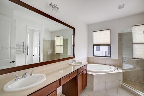 3232 W 98th Pl, Hialeah, FL 33018 photo 8