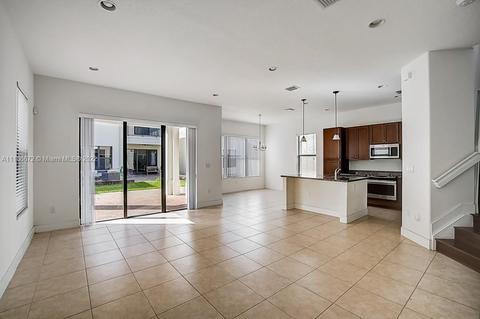 3232 W 98th Pl, Hialeah, FL 33018 photo 6
