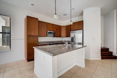 3232 W 98th Pl, Hialeah, FL 33018 photo 14