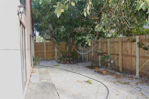 819 E Palm Run Dr, North Lauderdale, FL 33068 photo 25