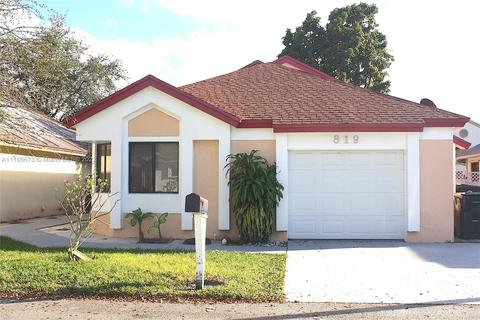 819 E Palm Run Dr, North Lauderdale, FL 33068 photo 4