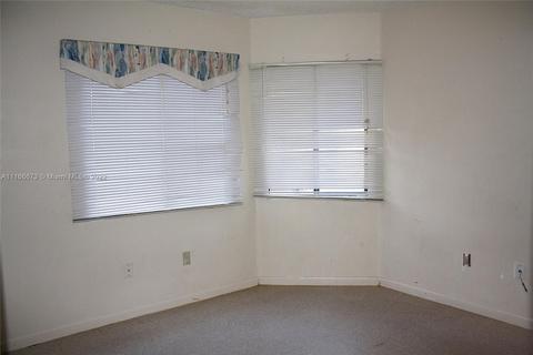 819 E Palm Run Dr, North Lauderdale, FL 33068 photo 17