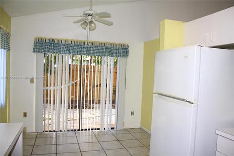 819 E Palm Run Dr, North Lauderdale, FL 33068 photo 23
