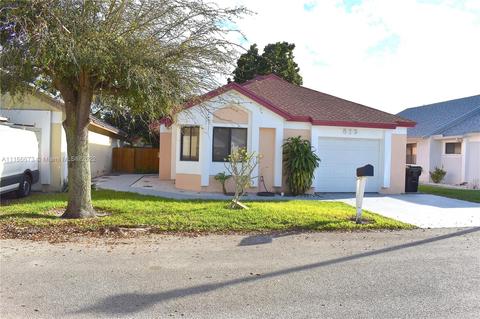 819 E Palm Run Dr, North Lauderdale, FL 33068 photo 2