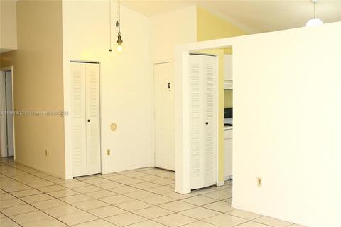 819 E Palm Run Dr, North Lauderdale, FL 33068 photo 10