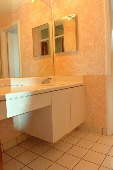 819 E Palm Run Dr, North Lauderdale, FL 33068 photo 13