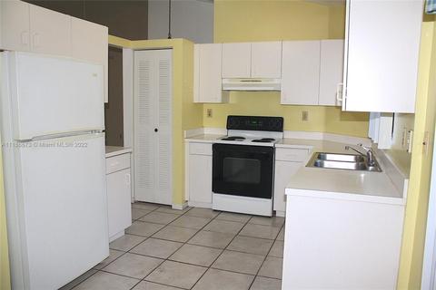 819 E Palm Run Dr, North Lauderdale, FL 33068 photo 19