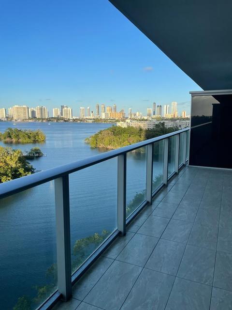16385 Biscayne Blvd #903, North Miami Beach, FL 33160