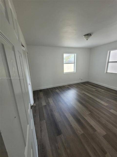 521 E 38th St, Hialeah, FL 33013 photo 6