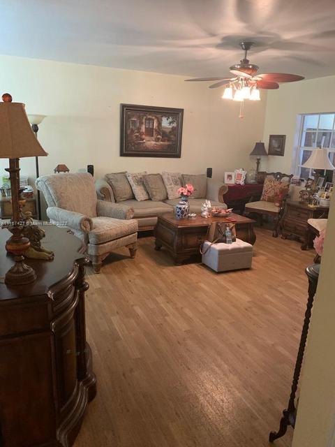 5050 E 8th Ave, Hialeah, FL 33013 photo 2