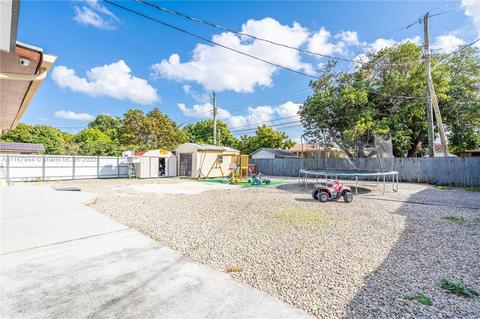 120 E 37th St, Hialeah, FL 33013 photo 23