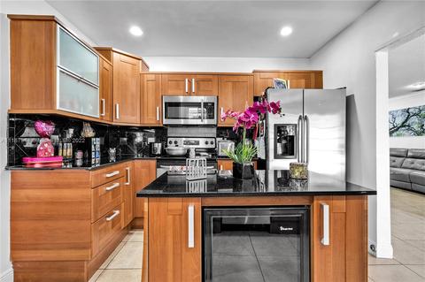 120 E 37th St, Hialeah, FL 33013 photo 11
