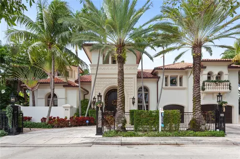 813 Riviera Dr, Fort Lauderdale, FL 33301